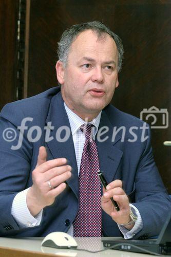 (C) fotodienst/Anna Rauchenberger - Wien 30.05.2006 - Die Österreichische Computer Gesellschaft lud zum Competence Circle zum Thema 'Outsourcing, pro und kontra, Segen oder Fluch'. FOTO: DI Max Schaffer (Exec VP ITO Austria, Leitung IT Operations Austria).