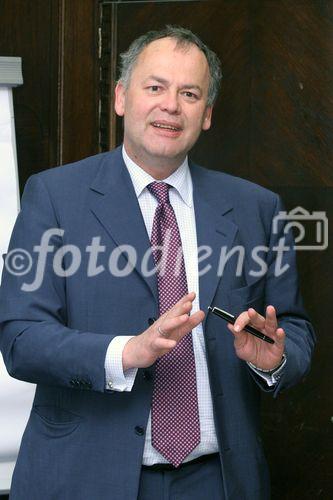 (C) fotodienst/Anna Rauchenberger - Wien 30.05.2006 - Die Österreichische Computer Gesellschaft lud zum Competence Circle zum Thema 'Outsourcing, pro und kontra, Segen oder Fluch'. FOTO: DI Max Schaffer (Exec VP ITO Austria, Leitung IT Operations Austria).