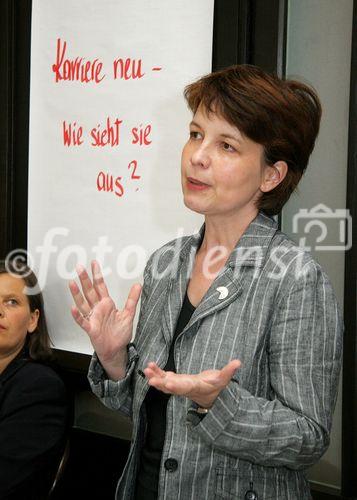 (C) fotodienst/Anna Rauchenberger - Wien 19.06.2006 - Karenzwege zur Karriere - Karrierewege zur Karenz. Unter diesem Motto stand das heutige Discurscafé vom abz austria. FOTO: Johanna Hofbauer (Institut für Soziologie und empirische Sozialforschung, Wirtschaftsuniversität Wien).