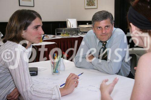 (C) fotodienst/Anna Rauchenberger - Wien 19.06.2006 - Karenzwege zur Karriere - Karrierewege zur Karenz. Unter diesem Motto stand das heutige DiscurscafŽ vom abz austria. 