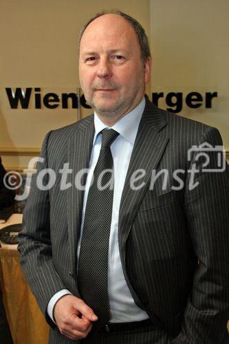 (C) fotodienst/Anna Rauchenberger - Wien 27.03.2007 - Nach einem schwachen Jahresbeginn konnte der weltweit größte Ziegelproduzent Wienerberger alle Ertragszahlen 2006 um mindestens 10% steigern. FOTO: Willy van Riet (übernimmt demnächst die Funktion des CFO bei Wienerberger AG an Stelle von Hans Tschuden, der in Kürze zur Telekom wechselt).