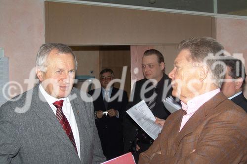 'Spatenstich 07-04-2006 - Quehenberger baut neues Logistikzentrum in Enns': Landeshauptmann-Stellvertreter Franz Hiesl, Rudi Quehenberger - Foto: www.iManufaktur.at