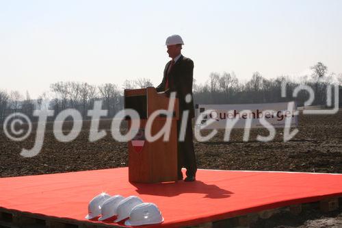 'Spatenstich 07-04-2006 - Quehenberger baut neues Logistikzentrum in Enns':  - Foto: www.iManufaktur.at