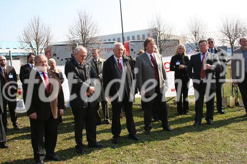 'Spatenstich 07-04-2006 - Quehenberger baut neues Logistikzentrum in Enns':  - Foto: www.iManufaktur.at