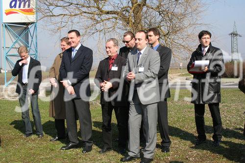 'Spatenstich 07-04-2006 - Quehenberger baut neues Logistikzentrum in Enns':  - Foto: www.iManufaktur.at