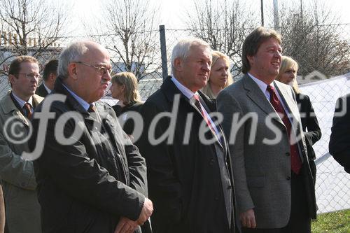 'Spatenstich 07-04-2006 - Quehenberger baut neues Logistikzentrum in Enns':  - Foto: www.iManufaktur.at