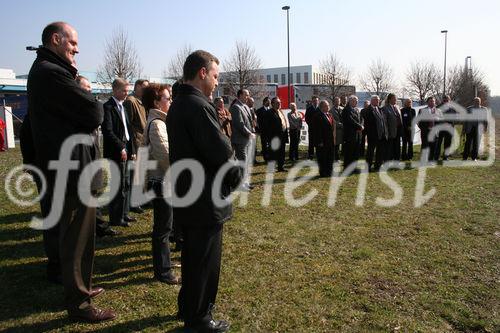 'Spatenstich 07-04-2006 - Quehenberger baut neues Logistikzentrum in Enns':  - Foto: www.iManufaktur.at