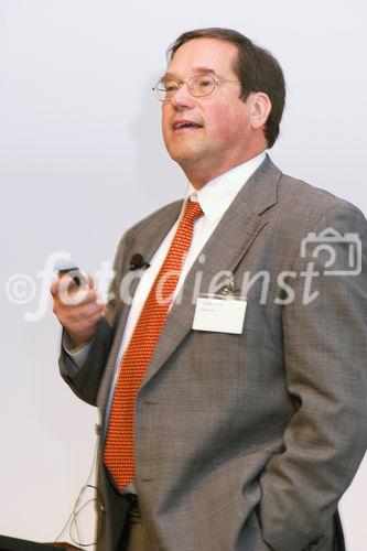 Sicherheitssymposium, Residual Risk versus Vision Zero, Skyguide - swiss air navigation services ltd. Bild: Ulrich Straub, Fachstellenleiter Oil & Petrochemicals Risks, Risk Engineering, Swiss Re