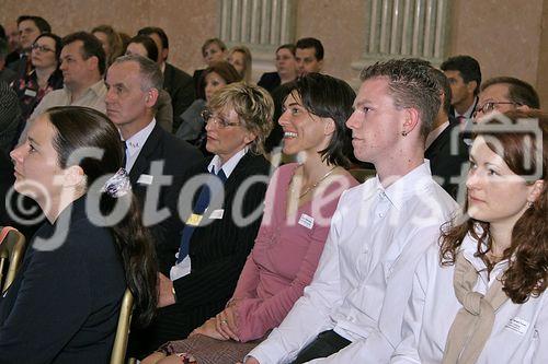 (C) fotodienst/Anna Rauchenberger - Wien 28.04.2006 - Der österreichische Franchise-Verband feiert im Palais Auersperg seinen 20. Geburtstag. FOTO: Manfred Maus, Begründer des Franchise-Systems, begeistert und motiviert seine Zuhörer.