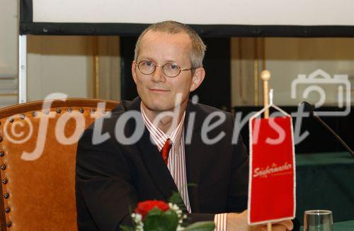 Unterzeichnung des Kooperationsvertrages zwischen Saubermacher AG mit Karl Franzens Universität Graz im Bild:  Roland Pomberger (Leiter der Abteilung Forschung & Entwicklung bei Saubermacher)