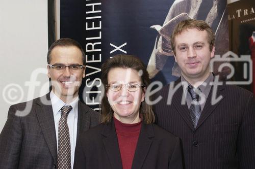 Stiftung Pfizer Forschungs-Preis verleiht in Zuerich Preise 2007 fuer Medizin. Bild: Preistraeger aus Bern, Dr. Stephan Gadola, Dr. Beatrice U. Mueller, Dr. Gerald Tuffin