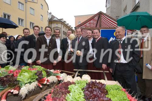 Josef Pröll mit Jungbauern