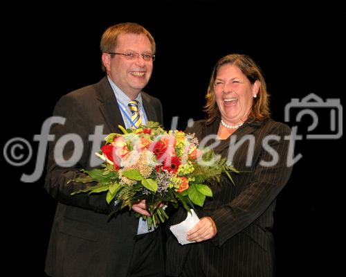 (C) Fotodienst/Anna Rauchenberger - Wien 03.09.2007 - ÖGARI (Österreichische Gesellschaft für Anaesthesiologie, Reanimation und Intensivmedizin) veranstaltet vom 5.-7. September den AIC - Austrian International Congress im Museumsquartier. FOTO: Univ. Prof. Dr. Stephan Kapral (Präsident, Österreichische Gesellschaft für Anaesthesiologie, Reanimation und Intensivmedizin - ÖGARI), Dr. Andrea Kdolsky (BM für Gesundheit, Familie und Jugend)