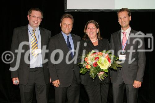 (C) Fotodienst/Anna Rauchenberger - Wien 03.09.2007 - ÖGARI (Österreichische Gesellschaft für Anaesthesiologie, Reanimation und Intensivmedizin) veranstaltet vom 5.-7. September den AIC - Austrian International Congress im Museumsquartier. FOTO v.l.: Univ. Prof. Dr. Stephan Kapral (Präsident, Österreichische Gesellschaft für Anaesthesiologie, Reanimation und Intensivmedizin - ÖGARI), DI Manfred Völker (GF Dräger Medical Austria), Dr. Andrea Kdolsky (BM für Gesundheit, Familie und Jugend), Prim. Dr. Manfred Greher (Sekretär, Österreichische Gesellschaft für Anaesthesiologie, Reanimation und Intensivmedizin - ÖGARI).