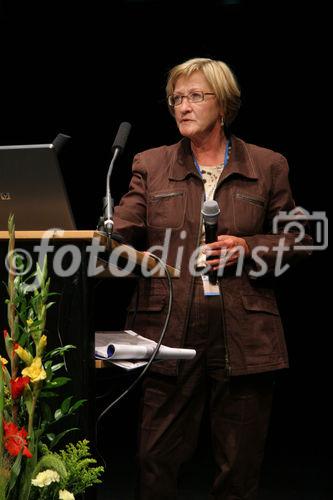 (C) Fotodienst/Anna Rauchenberger - Wien 03.09.2007 - ÖGARI (Österreichische Gesellschaft für Anaesthesiologie, Reanimation und Intensivmedizin) veranstaltet vom 5.-7. September den AIC - Austrian International Congress im Museumsquartier. FOTO: Posterverleihung 'Best of abstracts'