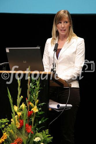 (C) Fotodienst/Anna Rauchenberger - Wien 03.09.2007 - ÖGARI (Österreichische Gesellschaft für Anaesthesiologie, Reanimation und Intensivmedizin) veranstaltet vom 5.-7. September den AIC - Austrian International Congress im Museumsquartier. FOTO: Posterverleihung 'Best of abstracts'