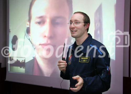 (C) Anna Rauchenberger - Wien 05.06.2007 - Expedition Mars - Raumfahrt in die Zukunft. FOTO: Mag. Gernot E. Grömer (Österreichisches Weltraum Forum). Liveschaltung zu Florian Selch (NASA Ames Research Center)