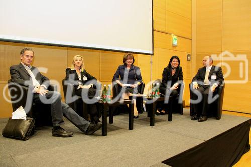 31. Österreichischer Controllertag, ControllerLounge 11.11.2009 (c) Julia Fuchs, Podiumsdiskussion v.l.n.r.: Dr Rainer Gross, Mag. Brigitte Magnet, Johanna Zugmann, Dr. Rita Niedermayr, Dr. Werner Lanthaler