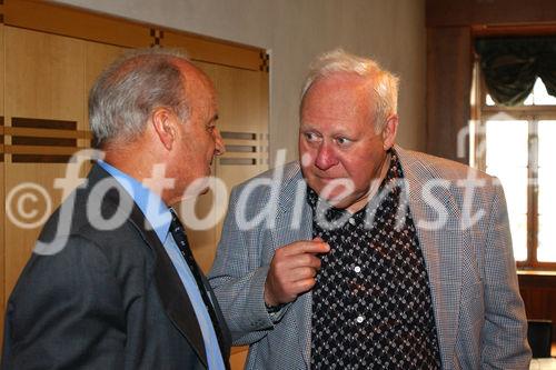 Pressekonferenz Stadtcasino Baden AG im Hotel Widder in Zürich am 9.5.06. Friedrich Obrist im Gespräch mit Heinrich Bamberger