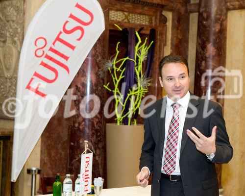 (C) fotodienst / Anna Rauchenberger  - Wien, 28.04.2011 – Fujitsu stellt mit 'Managed Smartphone' weltweit einen neuen Service zur Verfügung. Dank eines Pakets von gehosteten Mobile Professional-Lösungen können Unternehmen die Verwaltung ihrer Smartphones gezielt an Fujitsu auslagern und ihre betrieblichen Prozesse optimieren. FOTO: Johannes Baumgartner, Managing Director Fujitsu Österreich