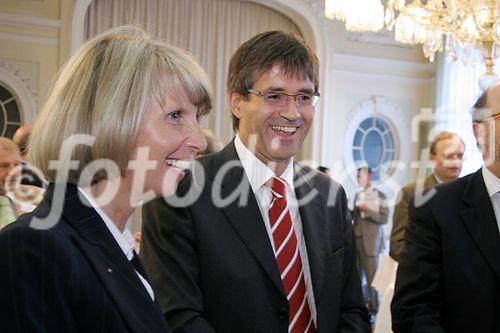 (C) fotodienst/Anna Rauchenberger - Wien 07.06.2006 - Das Wirtschaftsforum der Führungskräfte veranstaltete im Haus der Industrie einen Vortrag zum Thema 'Die Zukunft der Arbeit - Veränderungen in den Lebensstilen und ihre Auswirkungen auf die Wirtschaft'. FOTO: Gäste.