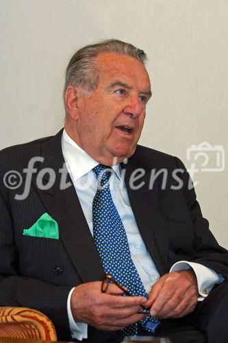 Interviewtermin mit Prof. Dr. Dr. Herbert Batliner für Antwalt§ Aktuell in Vaduz 