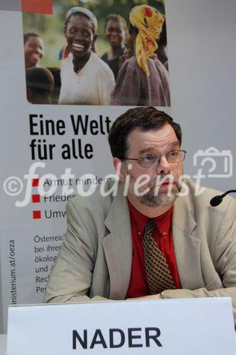 (C) fotodienst/Anna Rauchenberger - Wien 27.06.2006 - Podiumsdiskussion über Zusammenhänge zwischen Umweltschutz, Konflikt und globaler Verantwortung, veranstaltet von der OEZA, der Österreichischen Entwicklungszusammenarbeit. FOTO: Thomas Nader (OEZA).