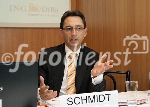 (C) fotodienst/Anna Rauchenberger - Wien 07.06.2006 - Die mit 211.000 Kunden größte Direktbank in Österreich hebt ab 1. Juli die Sparzinsen für täglich verfügbare Einlagen auf 3,0%. FOTO: Klaus Oskar Schmidt (Vorstandsmitglied der ING-DiBa AG).