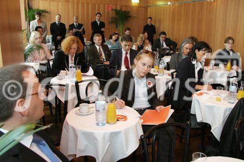 (C) fotodienst/Anna Rauchenberger - Wien 07.06.2006 - Die mit 211.000 Kunden größte Direktbank in Österreich hebt ab 1. Juli die Sparzinsen für täglich verfügbare Einlagen auf 3,0%. 