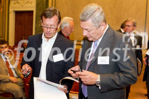 (C) fotodienst.at / Anna Rauchenberger - Wien, am 01.06.2011 - Heute lud das Wirtschaftsforum der Führungskräfte (WdF) zur jährlichen Generalversammlung ins Haus der Industrie. Im Rahmen der Veranstaltung wurden die Agenden des scheidenden Vorsitzenden an den neuen Vorsitzenden übergeben. Das WdF wurde 1979 gegründet und vertritt die Anliegen der österreichischen Führungskräfte, unter anderem als Vertreter im europäischen Dachverband Confédération Européenne des Cadres (CEC). Dem unabhängigen Verein gehören bundesweit knapp 2.800 ManagerInnen an.