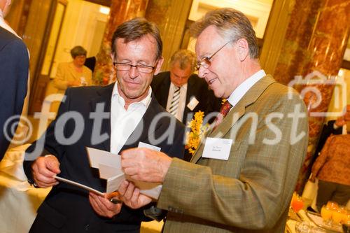 (C) fotodienst.at /Anna Rauchenberger  - Wien, 01.06.2011 –  Heute lud das Wirtschaftsforum der Führungskräfte (WdF) zur Generalversammlung ins Haus der Industrie. Im Rahmen der Veranstaltung wurden die Agenden des scheidenden Vorsitzenden an den neuen Vorsitzenden übergeben. Das WdF wurde 1979 gegründet und vertritt die Anliegen der österreichischen Führungskräfte, unter anderem als Vertreter im eurpäischen Dachverband Confédération Européenne des Cadres (CEC). Dem unabhängigen Verein gehören bundesweit knapp 2800 ManagerInnen an.