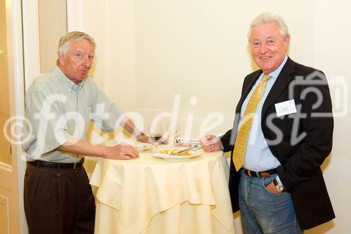 (C) fotodienst.at /Anna Rauchenberger  - Wien, 01.06.2011 –  Heute lud das Wirtschaftsforum der Führungskräfte (WdF) zur Generalversammlung ins Haus der Industrie. Im Rahmen der Veranstaltung wurden die Agenden des scheidenden Vorsitzenden an den neuen Vorsitzenden übergeben. Das WdF wurde 1979 gegründet und vertritt die Anliegen der österreichischen Führungskräfte, unter anderem als Vertreter im eurpäischen Dachverband Confédération Européenne des Cadres (CEC). Dem unabhängigen Verein gehören bundesweit knapp 2800 ManagerInnen an.