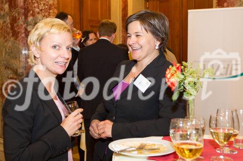 (C) fotodienst.at /Anna Rauchenberger  - Wien, 01.06.2011 –  Heute lud das Wirtschaftsforum der Führungskräfte (WdF) zur Generalversammlung ins Haus der Industrie. Im Rahmen der Veranstaltung wurden die Agenden des scheidenden Vorsitzenden an den neuen Vorsitzenden übergeben. Das WdF wurde 1979 gegründet und vertritt die Anliegen der österreichischen Führungskräfte, unter anderem als Vertreter im eurpäischen Dachverband Confédération Européenne des Cadres (CEC). Dem unabhängigen Verein gehören bundesweit knapp 2800 ManagerInnen an.