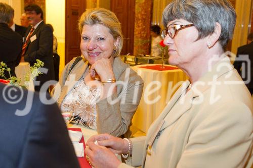 (C) fotodienst.at /Anna Rauchenberger  - Wien, 01.06.2011 –  Heute lud das Wirtschaftsforum der Führungskräfte (WdF) zur Generalversammlung ins Haus der Industrie. Im Rahmen der Veranstaltung wurden die Agenden des scheidenden Vorsitzenden an den neuen Vorsitzenden übergeben. Das WdF wurde 1979 gegründet und vertritt die Anliegen der österreichischen Führungskräfte, unter anderem als Vertreter im eurpäischen Dachverband Confédération Européenne des Cadres (CEC). Dem unabhängigen Verein gehören bundesweit knapp 2800 ManagerInnen an.