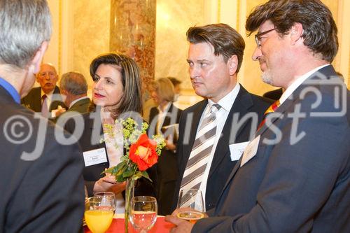 (C) fotodienst.at /Anna Rauchenberger  - Wien, 01.06.2011 –  Heute lud das Wirtschaftsforum der Führungskräfte (WdF) zur Generalversammlung ins Haus der Industrie. Im Rahmen der Veranstaltung wurden die Agenden des scheidenden Vorsitzenden an den neuen Vorsitzenden übergeben. Das WdF wurde 1979 gegründet und vertritt die Anliegen der österreichischen Führungskräfte, unter anderem als Vertreter im eurpäischen Dachverband Confédération Européenne des Cadres (CEC). Dem unabhängigen Verein gehören bundesweit knapp 2800 ManagerInnen an.