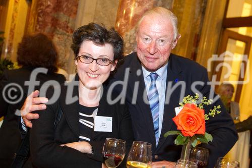 (C) fotodienst.at /Anna Rauchenberger  - Wien, 01.06.2011 –  Heute lud das Wirtschaftsforum der Führungskräfte (WdF) zur Generalversammlung ins Haus der Industrie. Im Rahmen der Veranstaltung wurden die Agenden des scheidenden Vorsitzenden an den neuen Vorsitzenden übergeben. Das WdF wurde 1979 gegründet und vertritt die Anliegen der österreichischen Führungskräfte, unter anderem als Vertreter im eurpäischen Dachverband Confédération Européenne des Cadres (CEC). Dem unabhängigen Verein gehören bundesweit knapp 2800 ManagerInnen an.