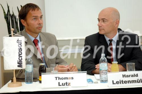 Im Oktober nimmt das erste MIC in Österreich seinen Betrieb auf.
Foto v.li.na.re: Thomas Lutz (Pressesprecher Microsoft); Harald Leitenmüller (Innovationssprecher, Mitglied der GL)
©fotodienst/Nadine Bargad