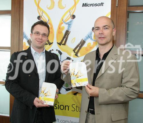 (C) Fotodienst/Anna Rauchenberger - Wien 13.06.2007 - Neue Microsoft Software Suite mit vier Anwendungen für alle Webdesign Anforderungen. FOTO v.l.: Martin Zimmermann (Product Manager für den Bereich Microsoft Expression bei Microsoft Österreich), Harald Leitenmüller (Leiter des Bereichs Developer & Platform Group bei Microsoft Österreich)
