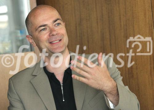 (C) Fotodienst/Anna Rauchenberger - Wien 13.06.2007 - Neue Microsoft Software Suite mit vier Anwendungen für alle Webdesign Anforderungen. FOTO: Harald Leitenmüller (Leiter des Bereichs Developer & Platform Group bei Microsoft Österreich)
