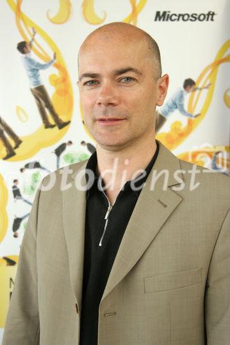 (C) Fotodienst/Anna Rauchenberger - Wien 13.06.2007 - Neue Microsoft Software Suite mit vier Anwendungen für alle Webdesign Anforderungen. FOTO: Harald Leitenmüller (Leiter des Bereichs Developer & Platform Group bei Microsoft Österreich)