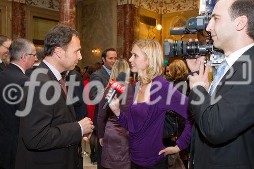 (c) fotodienst / Anna Rauchenberger - Wien, am 24.03.2011 - Jedes Jahr führt das 'Great Place to Work Institute Österreich' den Wettbewerb 'Österreichs Beste Arbeitgeber' durch und veröffentlicht die Ergebnisse. Heute vergab das 'Great Place to Work Institute' im Rahmen einer feierlichen Gala im Haus der Industrie die Auszeichnungen für die besten Arbeitgeber.