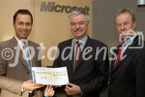 (C)fotodienst/Mag. Daniel Katzinger - Wien 27.02.2007
Microsoft Österreich: Spendencheck-Übergabe an die Österreichische Computer Gesellschaft (OCG) 
Foto v.l.: Thomas Lutz (Unternehmenssprecher Microsoft Österreich), Univ.-Prof. Dr. Gerald Futschek (Präsident der Österreichischen Computergesellschaft),  Dr. Robert Kristöfl  (bmbwk)

