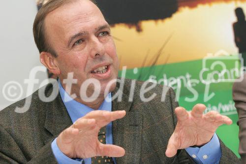 (C) fotodienst/Anna Rauchenberger - Wien 27.02.2007  - Microsoft zieht zum 1. Halbjahr des Geschäftsjahres 2007 eine äußerst positive Bilanz. FOTO: Herbert Schweiger (GF Microsoft Österreich).