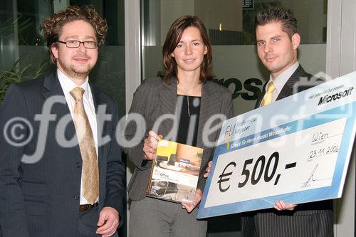 © Fotodienst/ Oskar Goldberger - EU-Fördermitteltest /Microsoft/ Preisverleihung, v.l. Mag. Günter Schneider (Microsoft Österreich), Mag. Claudia Freidl (Wissenschaftliche Mitarbeiterin / Krems Research), DI Harald Winkelhofer (Geschäftsführer / IQ mobile)
