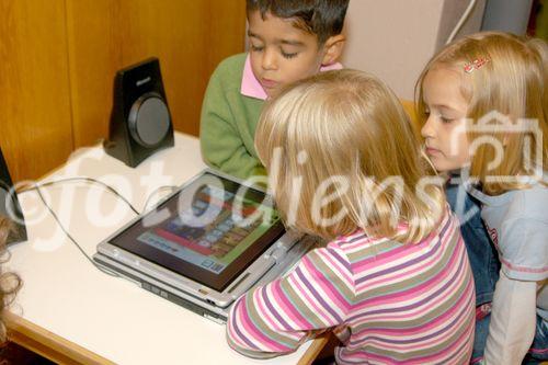 Der erste Schlaumäuse Kindergarten in Österreich ist der Städtische Kindergarten Leonfeldener Strasse 99d in Linz. Microsoft Österreich hat gemeinsam mit der Stadt Linz diesen Kindergarten als Schlaumäuse Kindergarten vorbereitet.