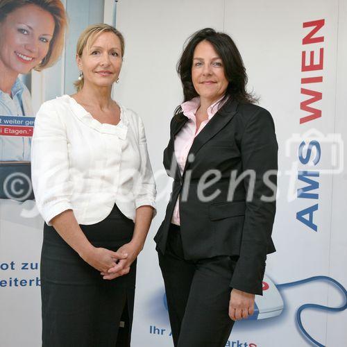 (C)fotodienst/Anna Rauchenberger -  Wien, am 28.05.2009 - Das Arbeitsmarktservice Wien (AMS) und Microsoft Österreich haben einen gemeinsame Ausbildungsinitiative für arbeitssuchene junge Menschen gestartet. IT-Projekte sollen als Sprungbrett für Jugendliche dienen. FOTO v.l.:  Ingeborg Friehs, Stv. Landesgeschäftsführerin AMS Wien, Petra Jenner, Geschäftsführerin Microsoft Österreich