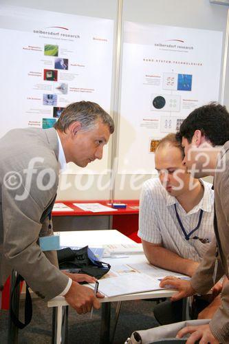 (C) fotodienst/Anna Rauchenberger - Wien 25.07.2006 - Die Konferenz gibt einen Überblick über die neuesten Entwicklungen auf dem Gebiet der Halbleitertechnologie. FOTO: Information-Cube von Seibersdorf (Hauptsponsor der Veranstaltung).