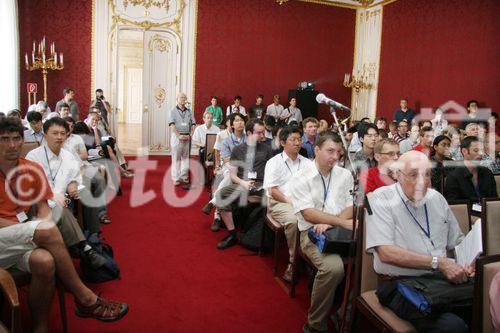 (C) fotodienst/Anna Rauchenberger - Wien 25.07.2006 - Die Konferenz gibt einen Überblick über die neuesten Entwicklungen auf dem Gebiet der Halbleitertechnologie. FOTO: Referent.