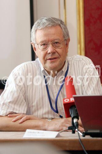 (C) fotodienst/Anna Rauchenberger - Wien 25.07.2006 - Die Konferenz gibt einen Überblick über die neuesten Entwicklungen auf dem Gebiet der Halbleitertechnologie. FOTO: Günther Bauer (Universität Linz, Program Chairman ICPS 2006).