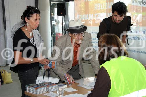 (C) Fotodienst/Anna Rauchenberger - Wien 30.08.2007 - MieterInnen beziehen den Wohnturm in der Kundratstraße 6 im 10. Wiener Gemeindebezirk: Heute wurden die Schlüssel feierlich übergeben.